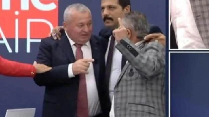 Gaffar Yakınca yazdı: Bir zorbalıktan &ouml;ğrendiklerimiz