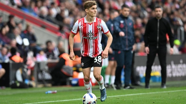 Galatasaray 9 milyon euro &ouml;demişti! Jelert i&ccedil;in ateş p&uuml;sk&uuml;rd&uuml;ler