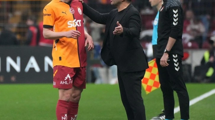 Galatasaray'da Okan Buruk'un g&ouml;zdesi Sallai'ye Premier Lig'den talip