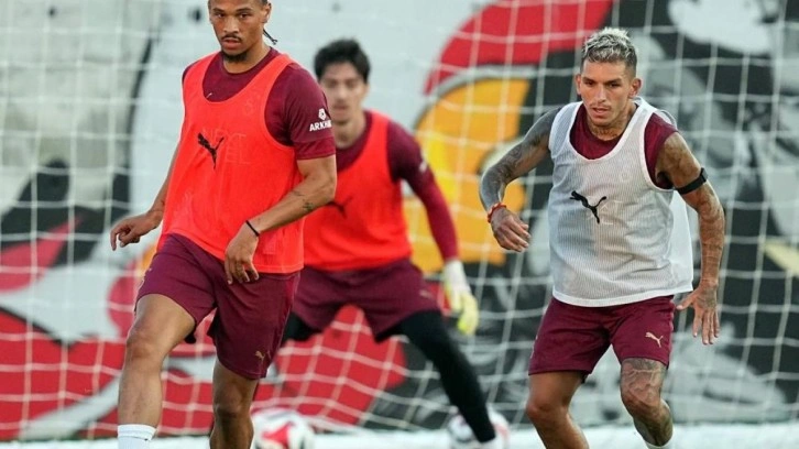 Galatasaray'da yeni transfer sahaya indi!