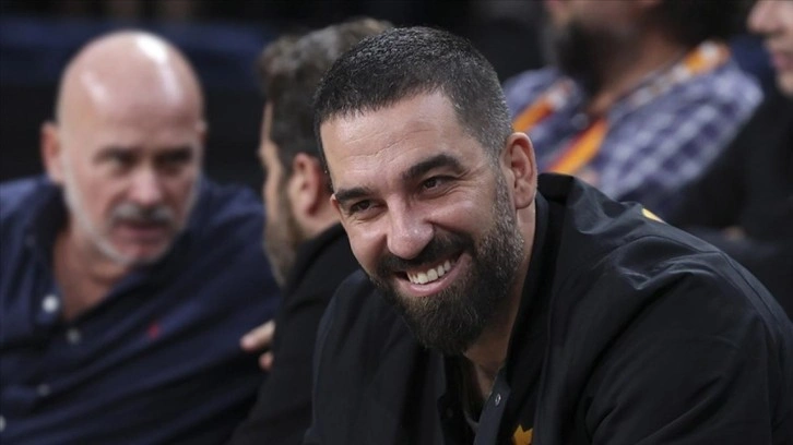 Galatasaraylılar kızacak! Arda Turan'ın imzayı atar atmaz yaptığı gündem oldu