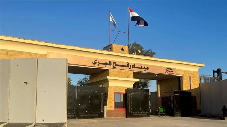 Gazze ile Mısır arasındaki Refah Sınır Kapısı yaya ge&ccedil;işlerine 