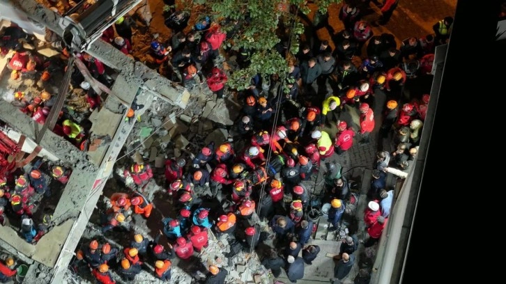 Gebze'de 4 kişinin can verdiği enkazdan kahreden kare! "İyi ki doğdun ortancamız"