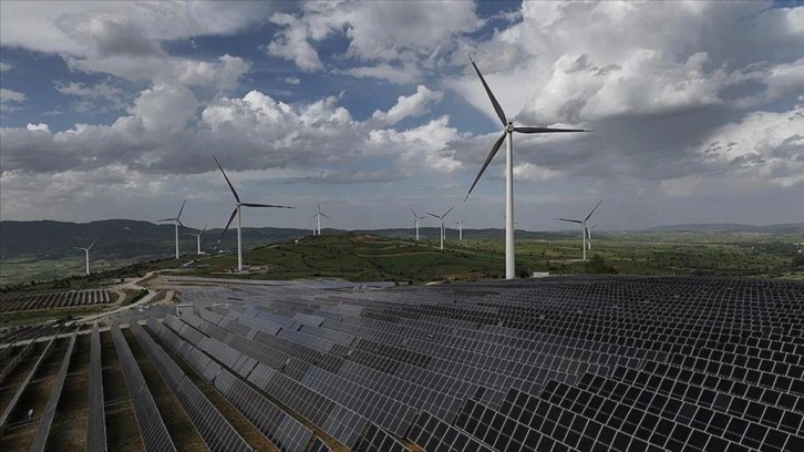 GES ve RES küresel elektrik talep artışını karşılarken fosil yakıtların büyümesi durdu