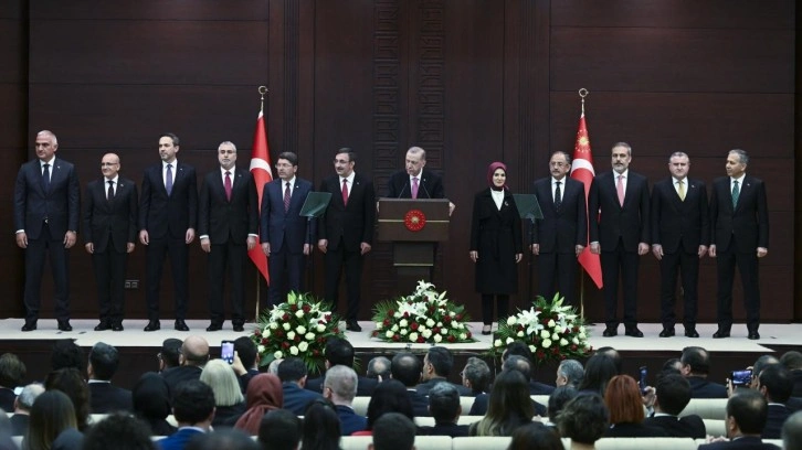G&ouml;revi devredecek bakanlardan peş peşe mesajlar