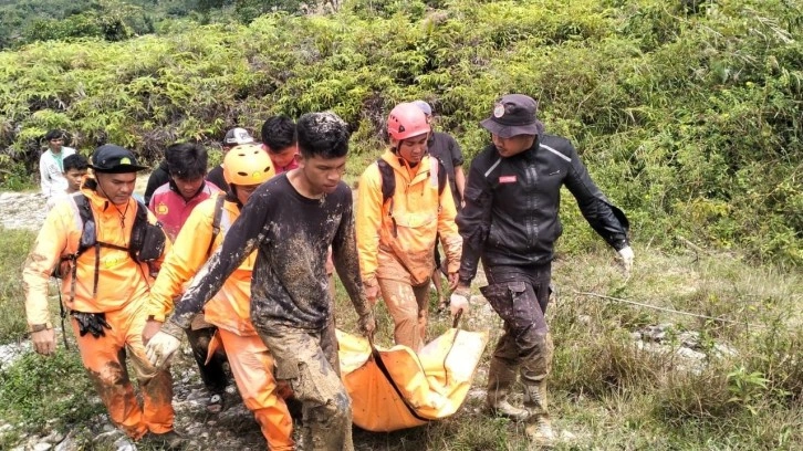 Güney Asya büyük felaket: Ölü sayısı 1200'e yükseldi