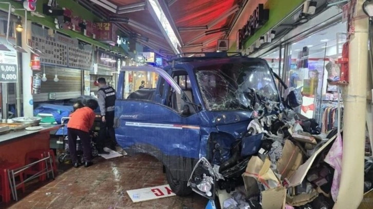 Güney Kore 'can pazarı' Araç çarşıya dalınca olanlar oldu!