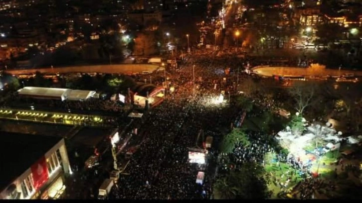 Halk TV, Saadet ve Gelecek Partilileri &ccedil;ılgına &ccedil;evirdi! Tepki yağdı