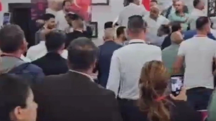 Hatay'da CHP ilçe kongresinde partililer kavga etti