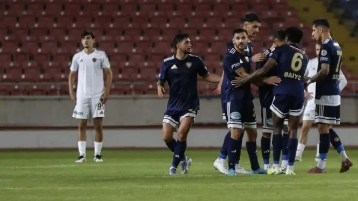 Hedef Süper Lig! 1. Lig'in namağlup takımı 3 golle kazandı