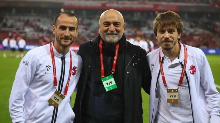 Hikmet Karaman'dan olay sözler: 'Fenerbahçe taraftarı bilsin bunu'