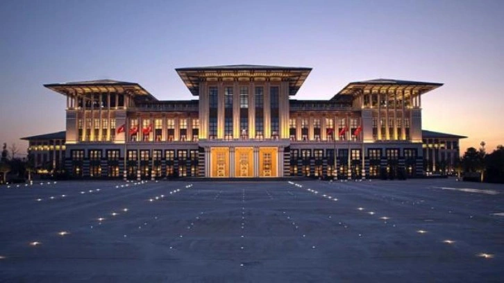 Hukuk&ccedil;u isimler Erdoğan&rsquo;ın adaylığı i&ccedil;in son noktayı koydu: Kanunlar geriye işlemez!