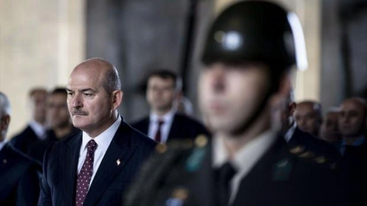 İ&ccedil;işleri Bakanı Soylu'dan Anıtkabir'e ziyaret