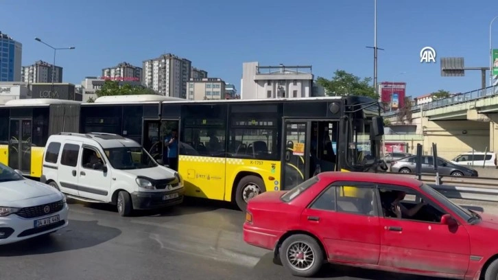 İETT otobüsü kazası sonrası trafik kilitlendi