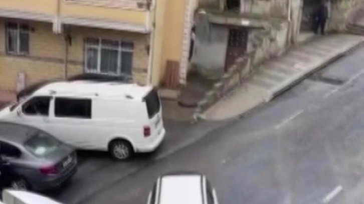 İETT otobüsünden mazot döküldü! Çok sayıda araç birbirine girdi