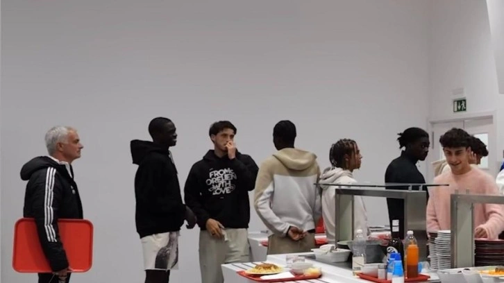 İlk kez böyle görüldü! Herkes Mourinho'nun bu görüntüsünü konuşuyor