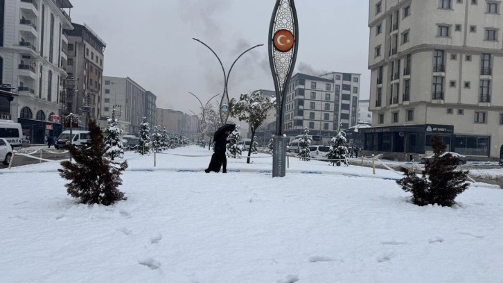 İllerden peş peşe haberler: Çok sayıda yol ulaşıma kapandı!