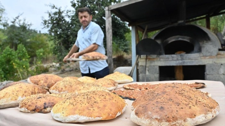 İmamın taş fırını köyü bir araya getiriyor