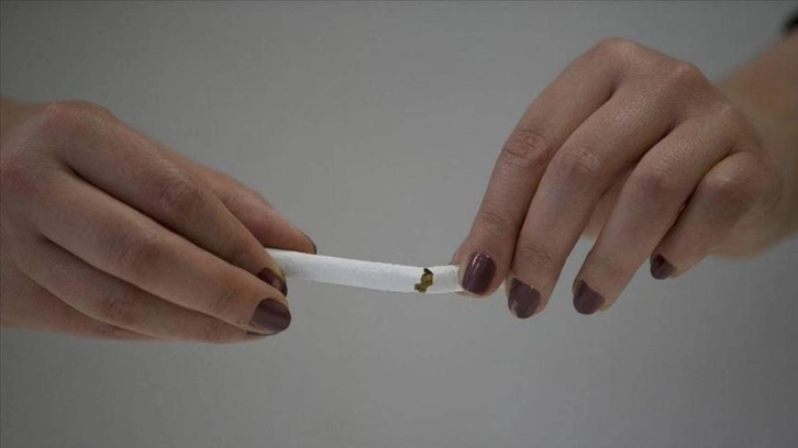 İngiltere'de gen&ccedil;lere sigara satışının yasaklanması planlanıyor