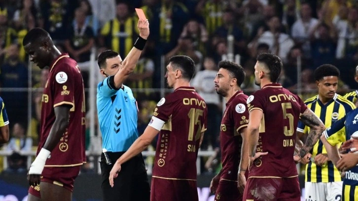 İptal edilen gol, kırmızı kart ve çizgi tartışmaları... Kadıköy'de gündem hakem kararları