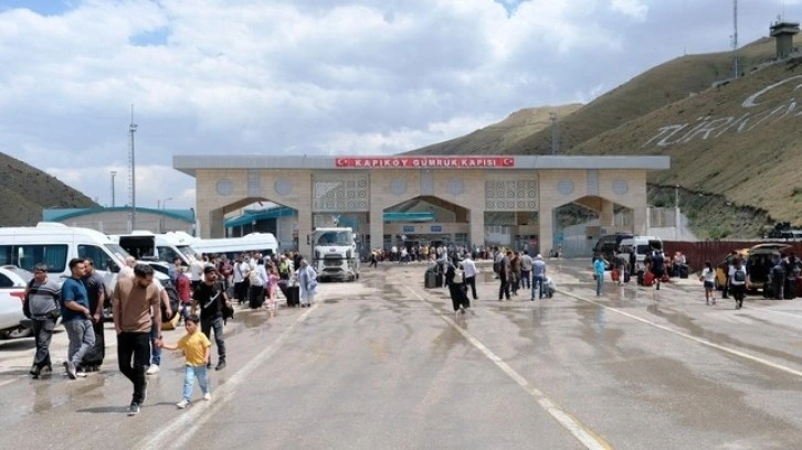 İran'dan Van'a gelen Kanada, Filipinler ve Tayland vatandaşları ülkelerine gidiyo