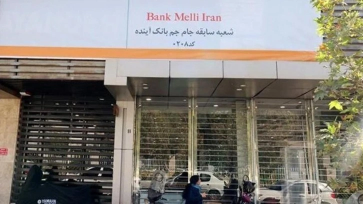 İran'ın en büyük özel bankası battı