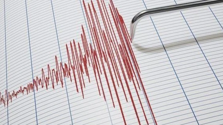 İran'da 5,8 b&uuml;y&uuml;kl&uuml;ğ&uuml;nde deprem