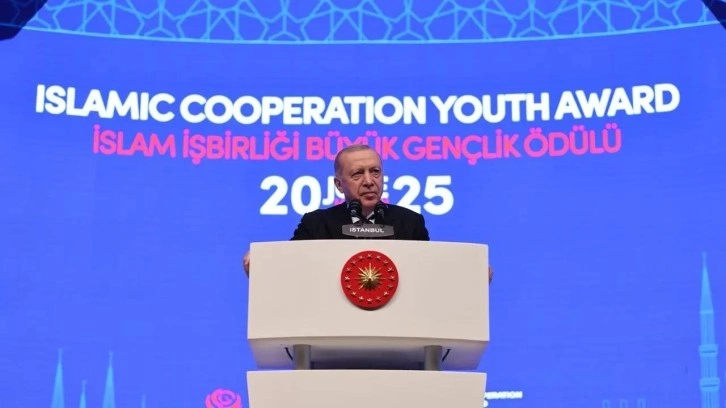 İslam İşbirliği Gençlik Forumu’ndan Cumhurbaşkanı Erdoğan’a Ödül