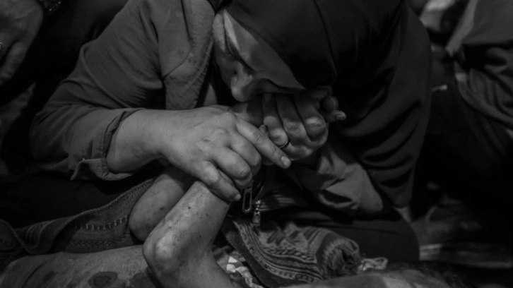 İsrail Gazze'de okulu bombaladı: Çoğu çocuk 22 kişi şehit oldu