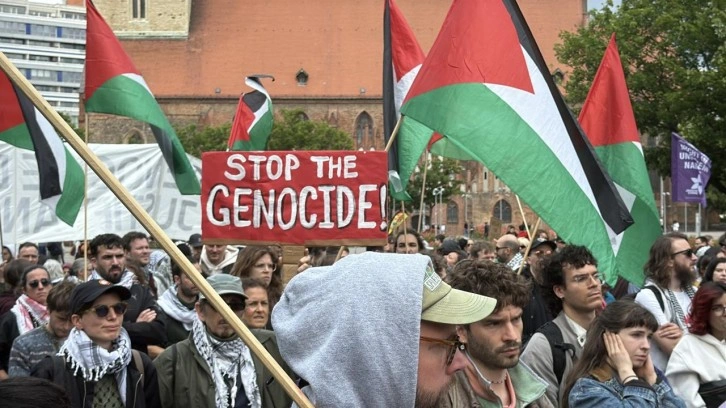 İsrail'in Madleen'e saldırısı Almanya'nın kalbinde protesto edildi