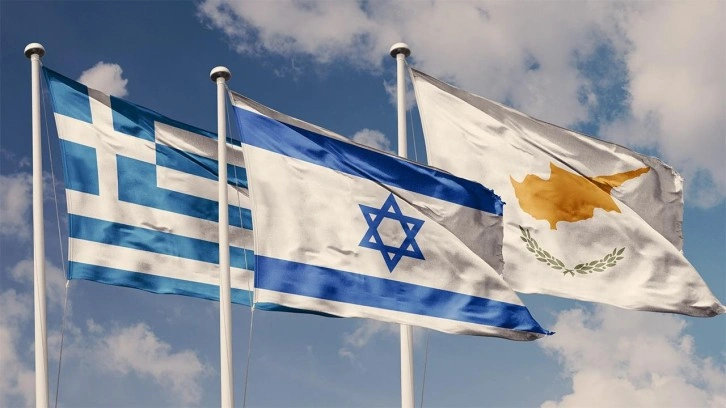 İsrail, Rum ve Yunan y&ouml;netimiyle gizlice g&ouml;r&uuml;şt&uuml;! 'T&uuml;rkiye &ccedil;ok g&uuml;&ccedil;lendi'