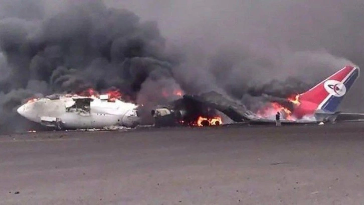 İsrail, Yemen'e ait son yolcu uçağını vurdu