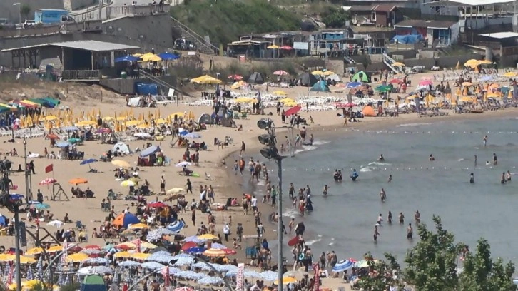 İstanbul'da kalanlar Şile'deki plajları tercih etti