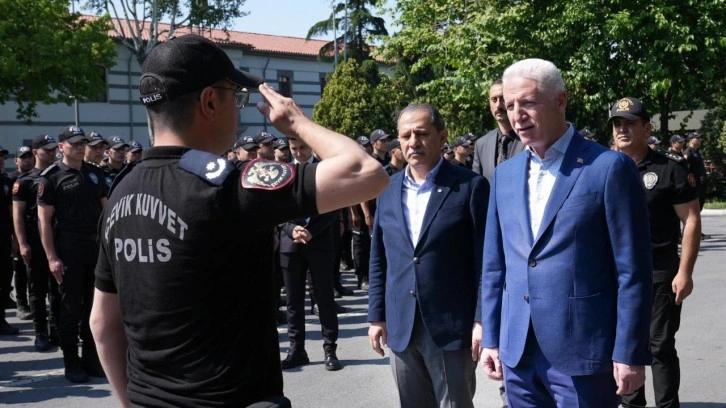 İstanbul Valisi Gül'den Çevik Kuvvet'e bayram ziyareti