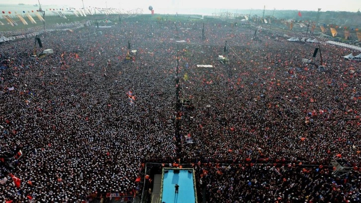 İstanbul'da y&uuml;zyılın mitingine son 1 g&uuml;n! AK Parti'den ulaşım i&ccedil;in kritik hamle