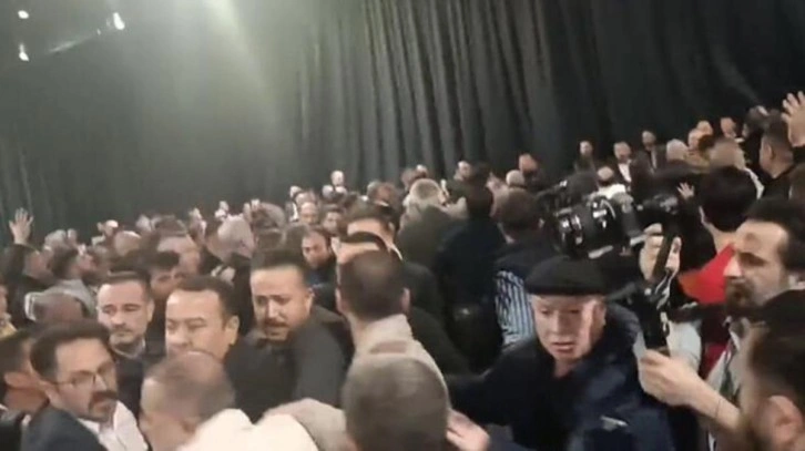 İYİ Parti Ankara'da yumruklar konuştu! Kavganın ardından se&ccedil;imler iptal edildi