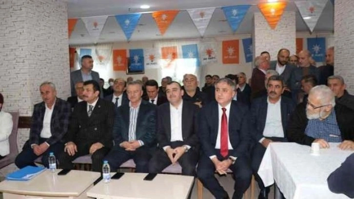 İYİ Parti İl&ccedil;e Başkanı ile &ccedil;ok sayıda kişi AK Parti'ye katıldı!