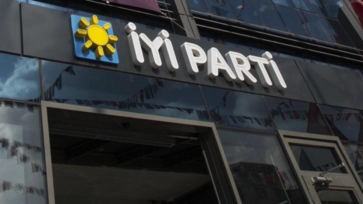 İYİ Parti'nin Tekirdağ teşkilatında y&ouml;netim d&uuml;şt&uuml;