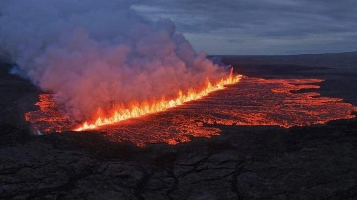 İzlanda'da Reykjanes alarmı! Yanardağda patlama!