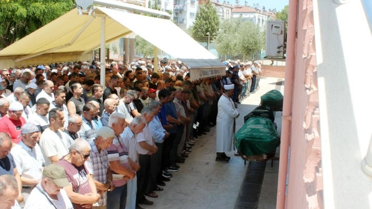 İzmir’de arazi kavgasında öldürülen 3 kardeş defnedildi