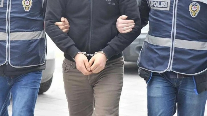 İzmir merkezli FET&Ouml; operasyonu: 5 tutuklama