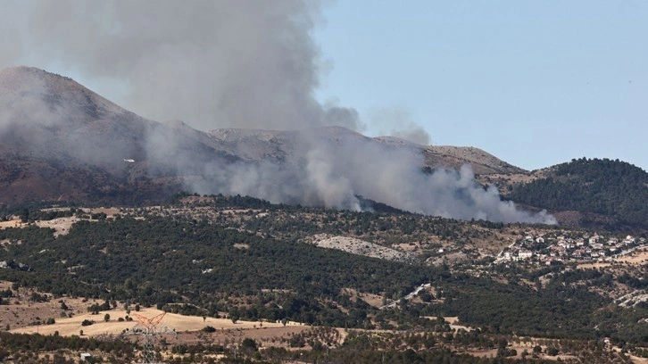 İzmir'de yangın &ccedil;ıktı! Ekipler alevlere m&uuml;dahale ediyor