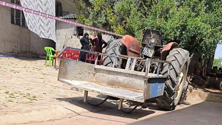 Kahreden olay! 2 yaşındaki çocuk, traktörü hareket ettirdi, 1 yaşındaki kuzeninin ezdi
