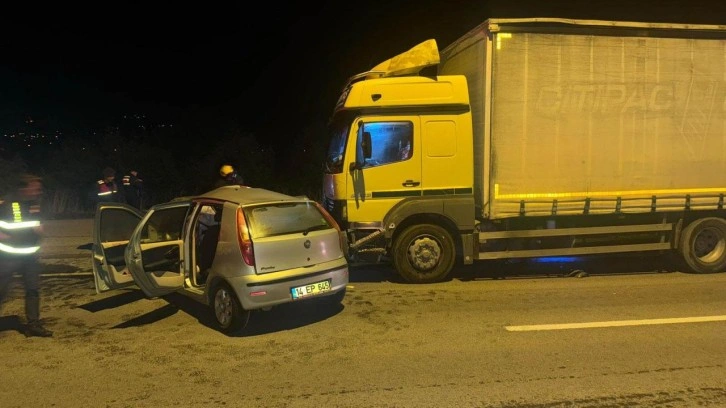 Kamyonun çarptığı otomobilin sürücüsü öldü