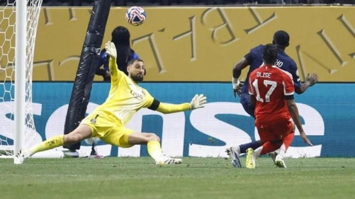Kapanışı 90+6'da yaptılar! 9 kişiyle Bayern'i devirdiler