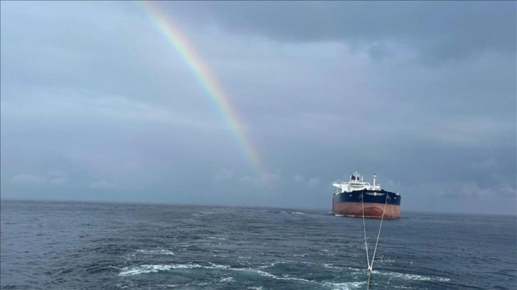 Karadeniz'de vurulan gemi İstanbul açıklarında
