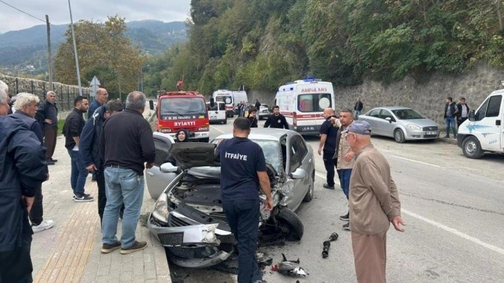 Kastamonu’da iki otomobil çarpıştı: 4 yaralı
