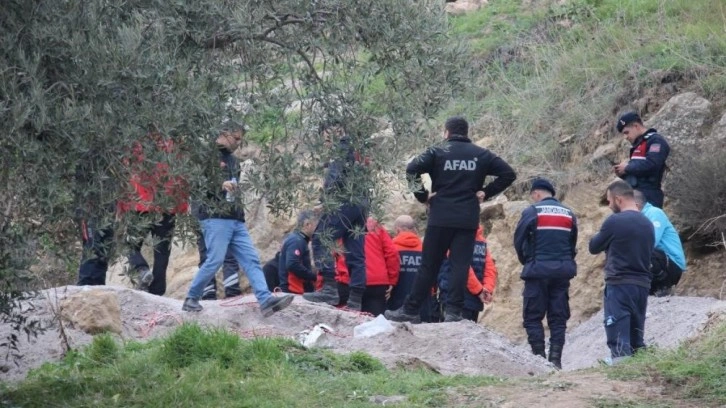 Kazdığı t&uuml;nelde mahsur kalan kişi &ouml;l&uuml; bulundu