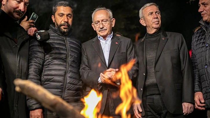 Kemal Kılı&ccedil;daroğlu, geceyi &ccedil;adırda ge&ccedil;irecek! O &ccedil;adırda Mansur Yavaş'la yayına katıldı