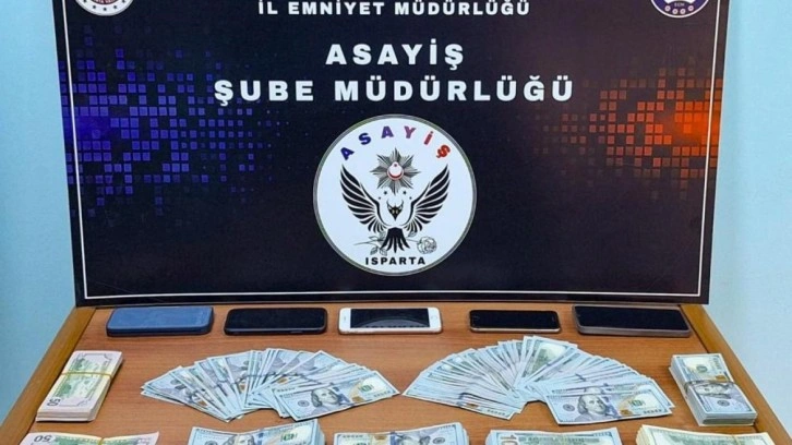 Kendilerini polis olarak tanıtıp milyonluk vurgun yapan 3 şüpheli tutuklandı